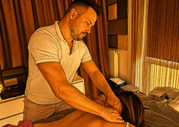 🎯 NYAK–VÁLLÖV FOCUS - Prevenciós Masszázs